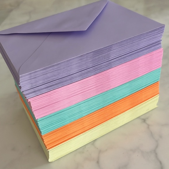 HALLMARK Multicolored Envelope Set - Picture 2 of 3